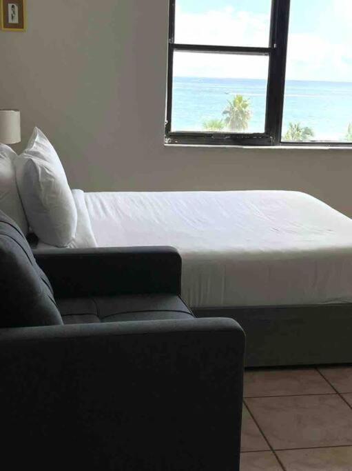 Chic Ocean Front Studio! Daire Miami Beach Dış mekan fotoğraf