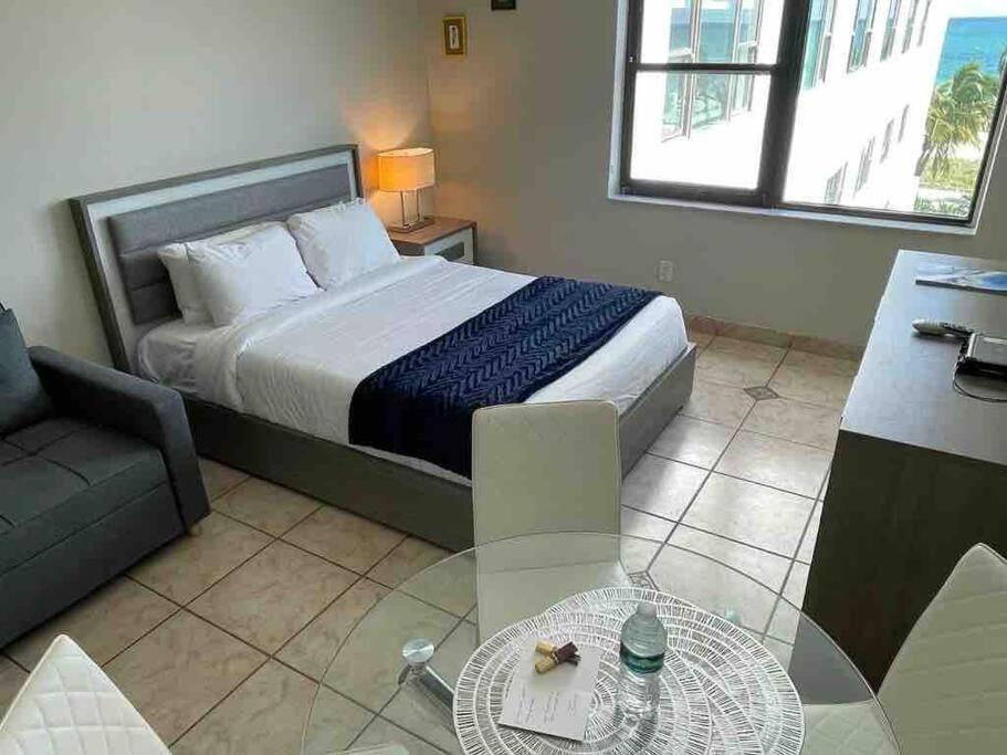 Chic Ocean Front Studio! Daire Miami Beach Dış mekan fotoğraf