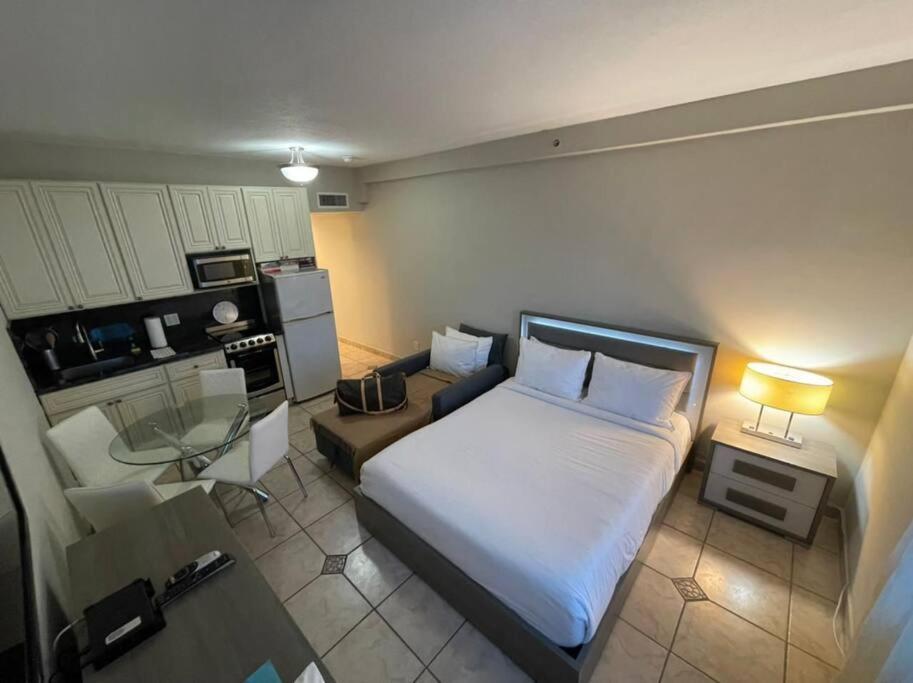 Chic Ocean Front Studio! Daire Miami Beach Dış mekan fotoğraf