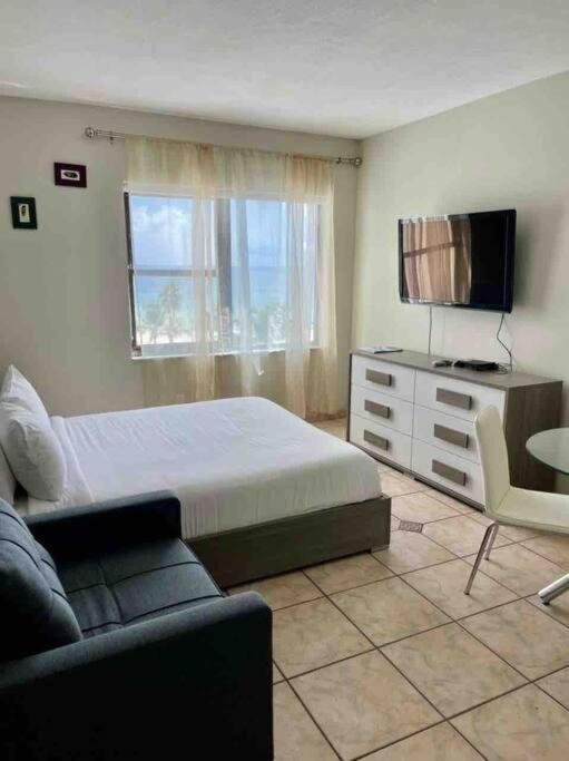Chic Ocean Front Studio! Daire Miami Beach Dış mekan fotoğraf